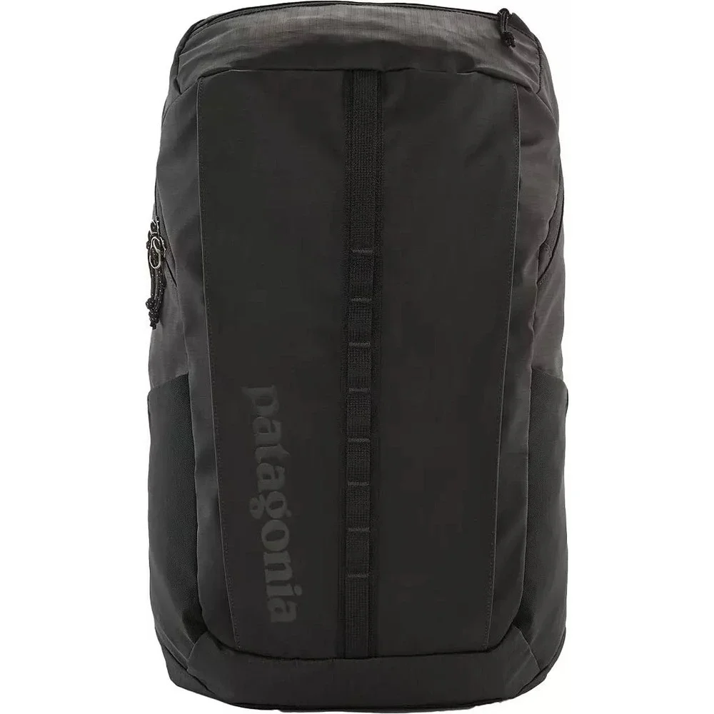 Patagonia 25L Black Hole Pack Black NWT $150 MSRP
